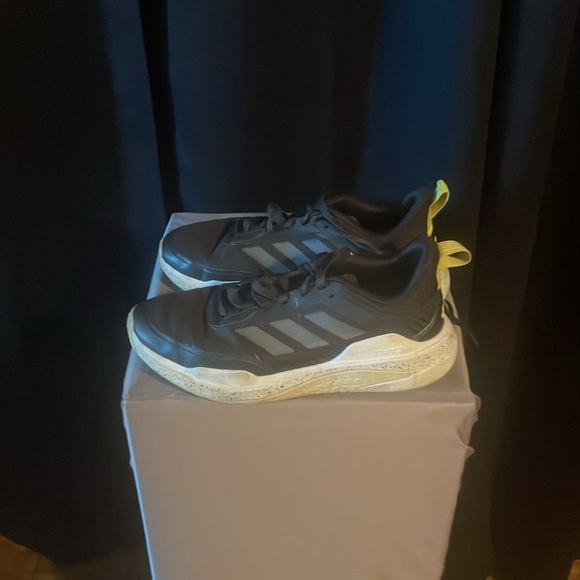 Adidas training men’s tennis shoes size 8 1/2 - Picture 3 of 7